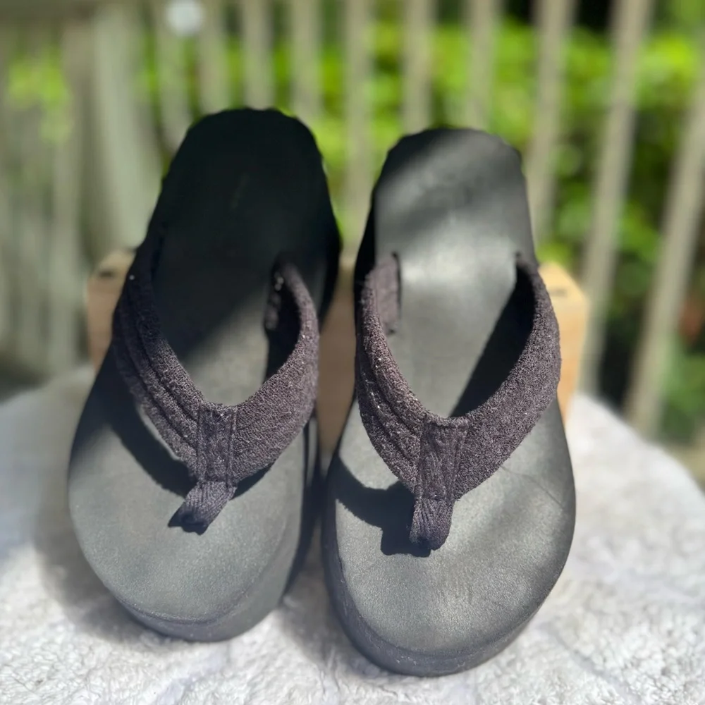 Vintage Black Y2K/90’s Xhilaration Platform Sandals